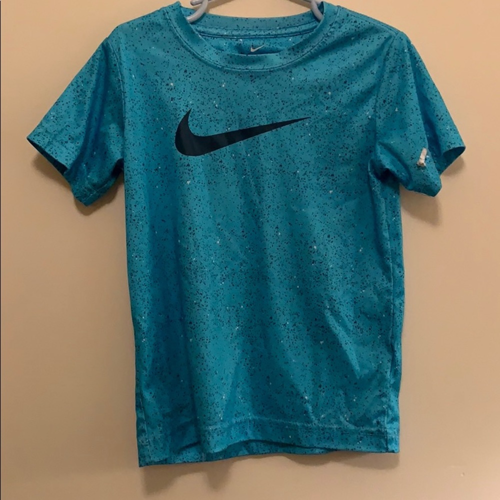 Nike’s boys dri-fit t